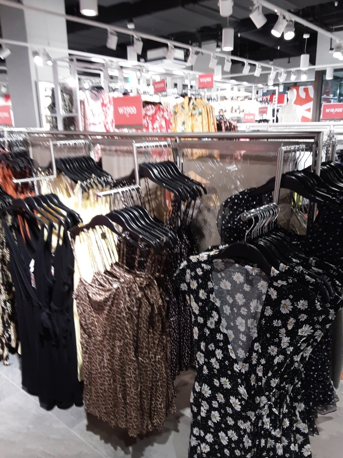 [事后免税店]H&M新世界奥特莱斯坡州店(에이치엔엠 신세계아울렛 파주)