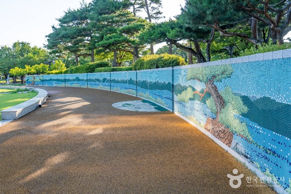 강변조각공원