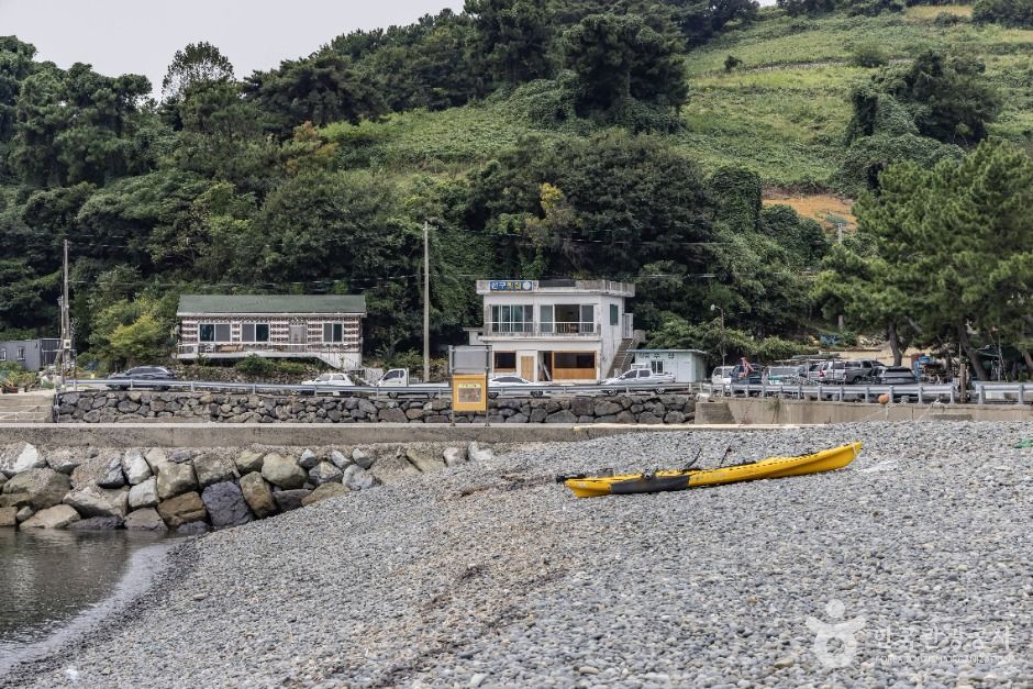 thumbnail-선구몽돌해변-9