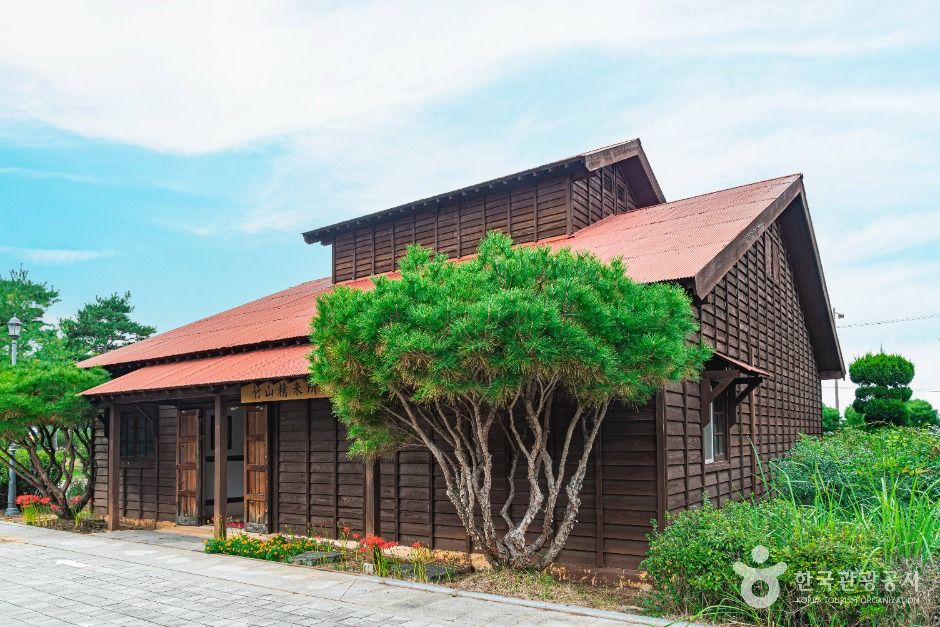 thumbnail-아리랑문학마을-9