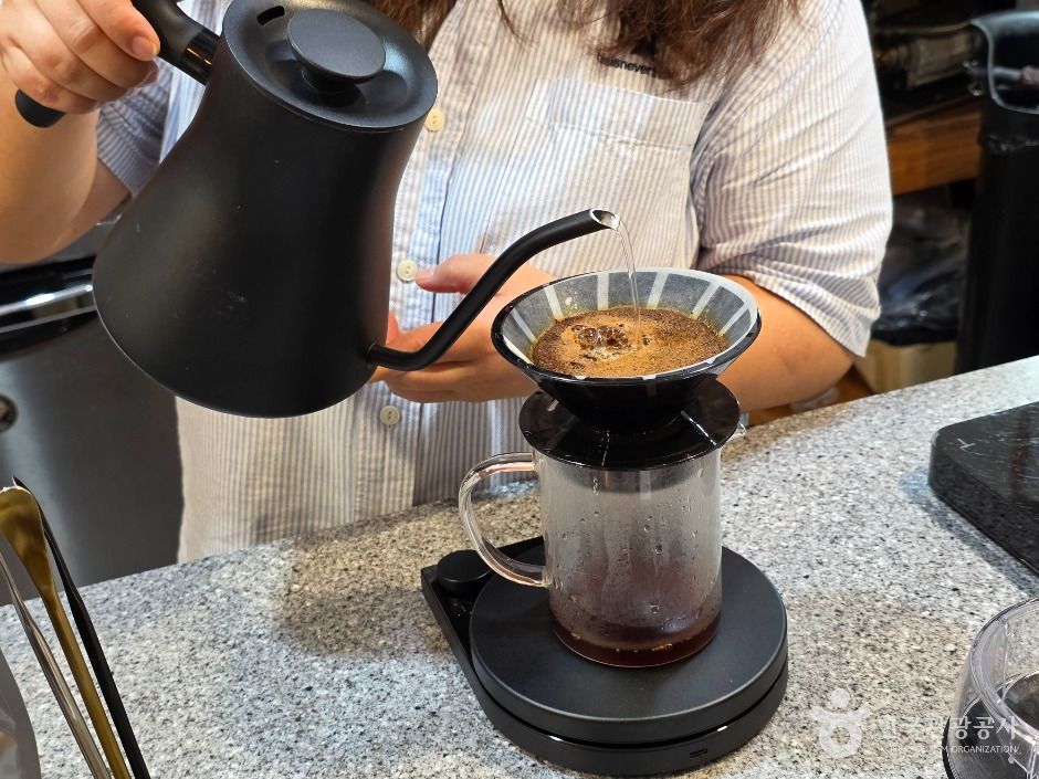 커피내리는 버스정류장