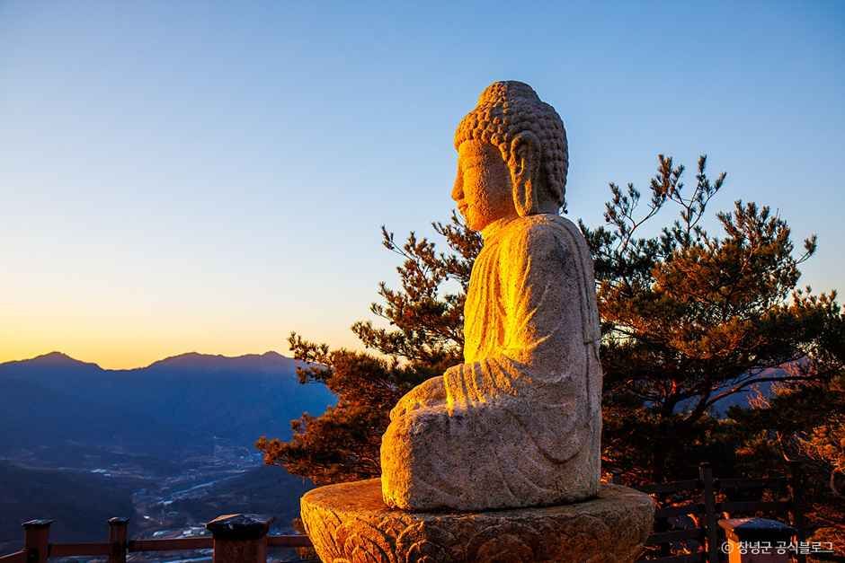 thumbnail-창녕 관룡사 용선대 석조여래좌상-3
