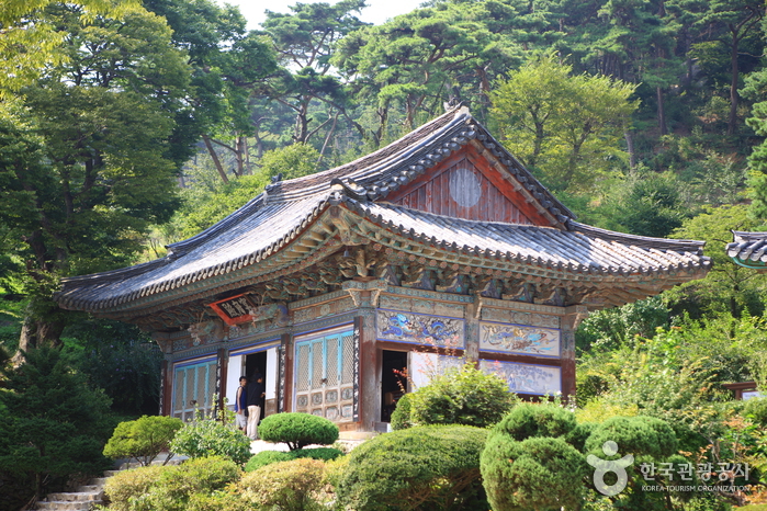 Jeondeungsa Temple (전등사)