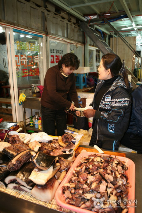 Jukdo Market (포항 죽도시장)