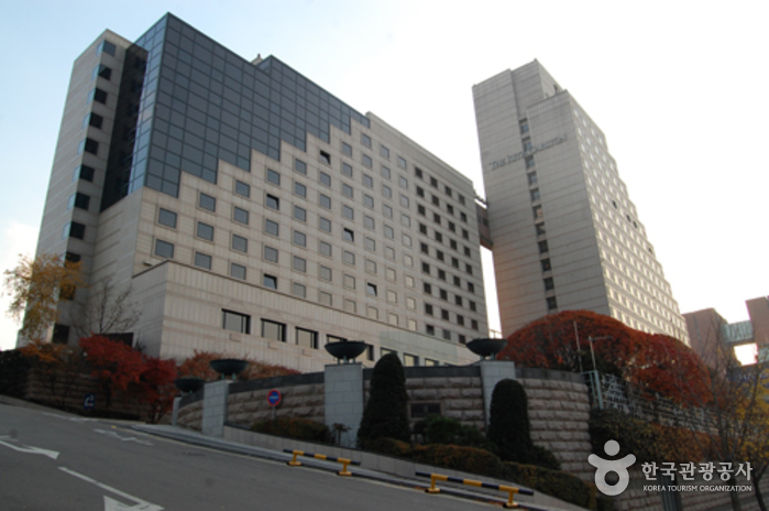 Отель «Риц-Карлтон» The RITZ-CARLTON, SEOUL (호텔 리츠칼튼 서울)