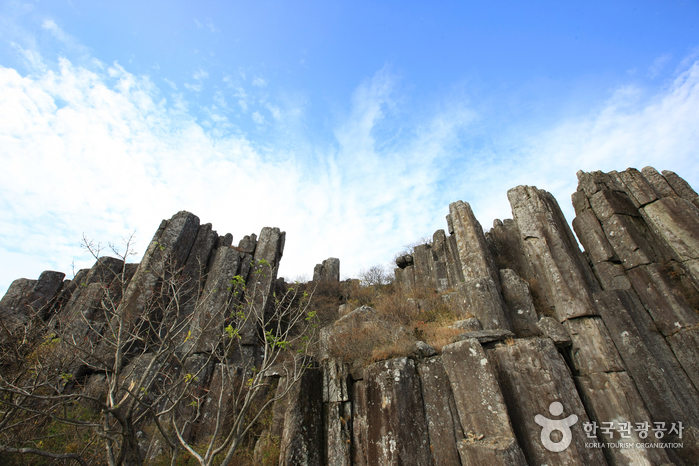 Jusangjeolli Cliff of Mudeungsan Mountain (무등산 주상절리대)