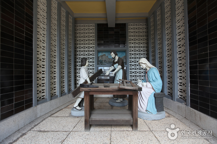 Iglesia Católica Yakhyeon de Seúl (서울 약현성당)