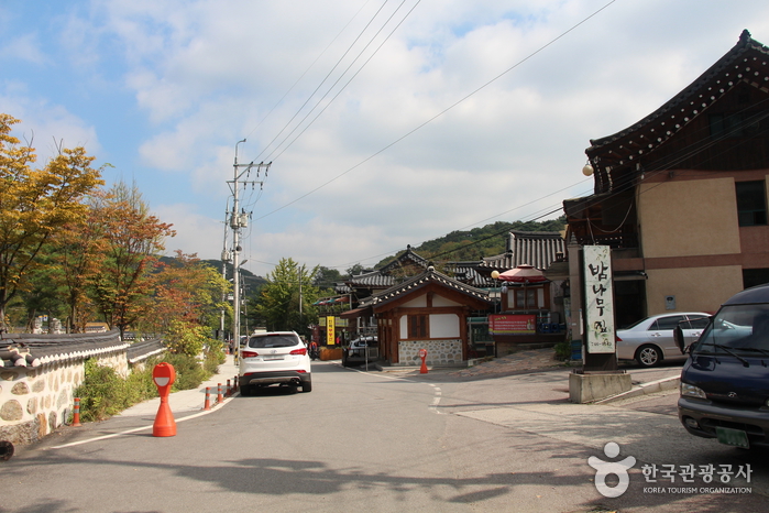 Dorf für traditionelles Essen an der Festung Namhansanseong (남한산성 전통음식마을)