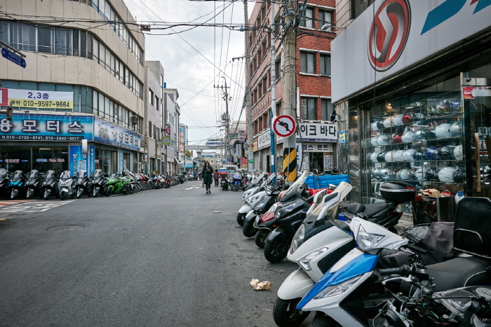 Motorradgasse Daegu (대구 오토바이골목)