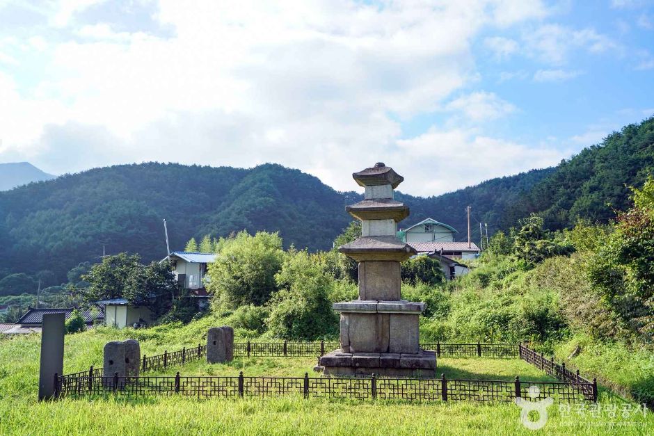 삼장사지 삼층석탑