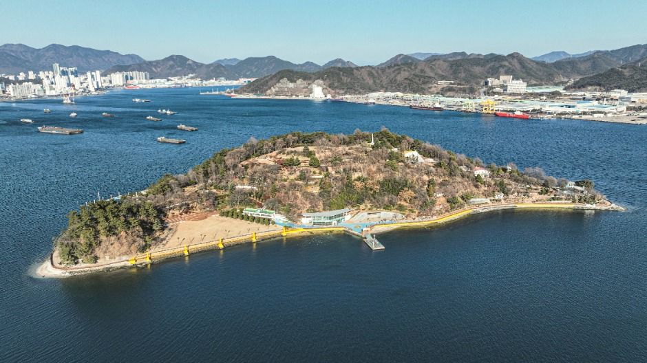 돝섬(창원)