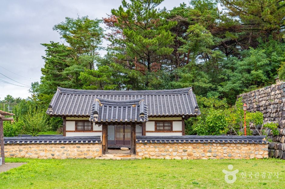 thumbnail-신돌석장군 생가 및 유적지-9