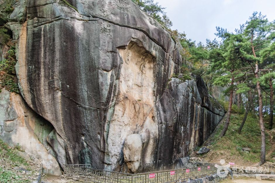 thumbnail-원풍리 마애불병좌상-1