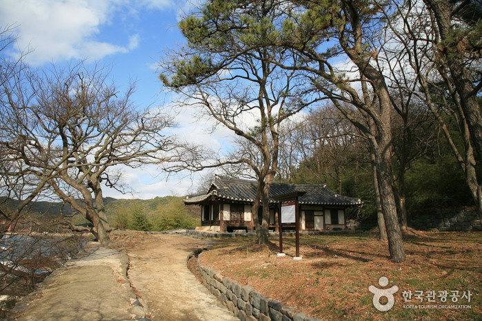 Chungcheong Suyeongseong Fortress in Boryeong (보령 충청수영성)