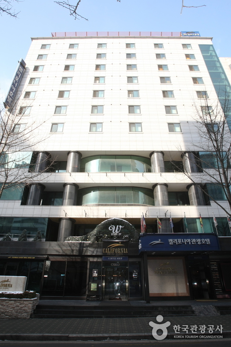 California Tourist Hotel (캘리포니아 관광호텔)