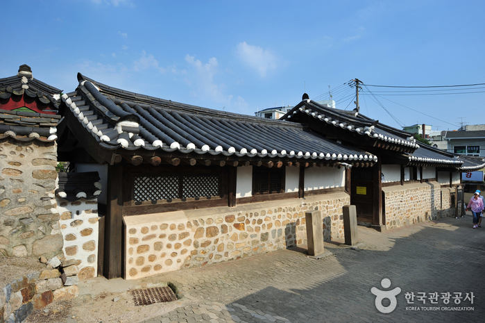 Yongheunggung Palace (용흥궁)