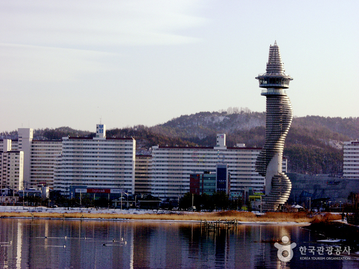 Cheongchoho Lake (청초호)
