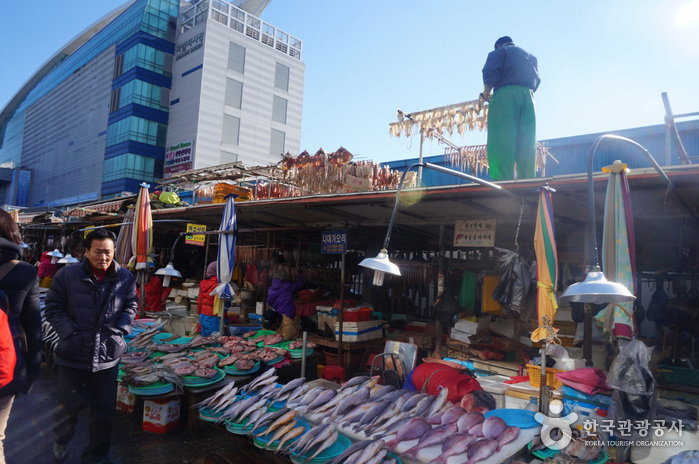 龙头山札嘎其观光特区(용두산 자갈치 관광특구)