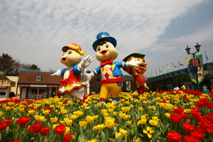 Цветочный фестиваль в парке Seoul Land (서울랜드 캐릭터플라워페스티벌)