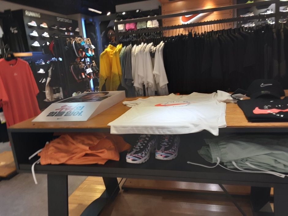 Nike - Lotte Gwangju Branch [Tax Refund Shop] (나이키 롯데광주)