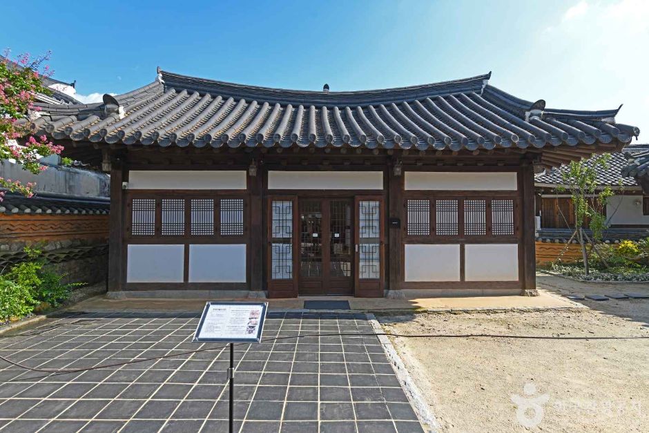 전주_전주한옥마을 도서관 (3)