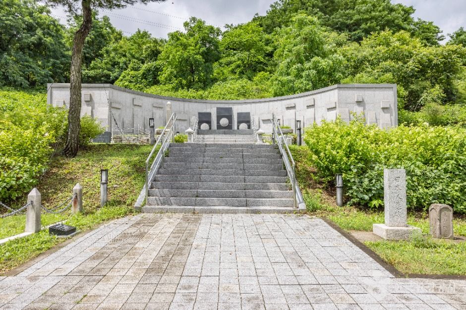 thumbnail-인천가족공원 외국인묘지-15