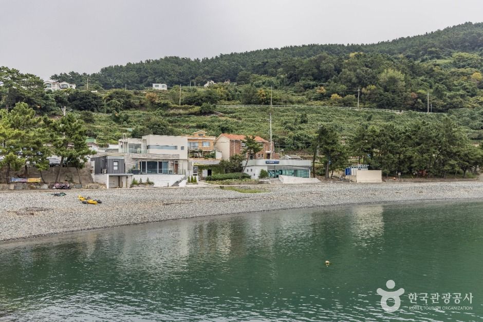 thumbnail-선구몽돌해변-11