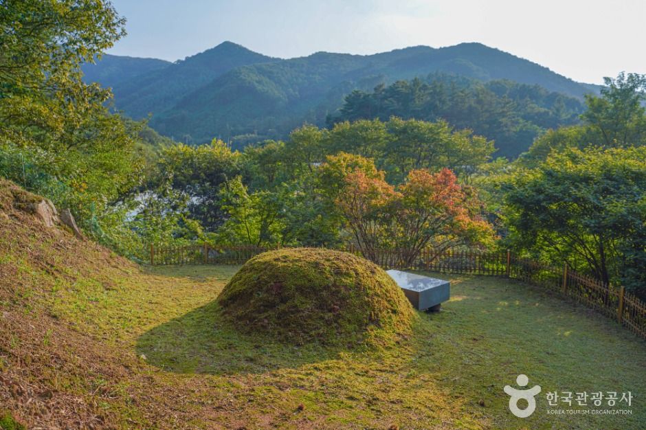 thumbnail-안성 남사당 바우덕이 묘-7