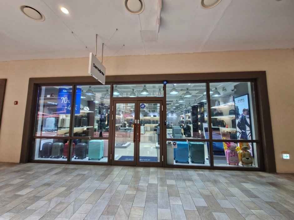 Samsonite - Shinsegae Simon Premium Outlet Siheung Branch [Tax Refund Shop] (쌤소나이트 신세계사이먼프리미엄아울렛 시흥점)