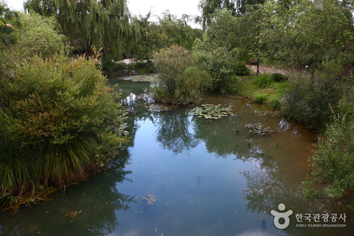 Gangwon-do Provincial Flower Garden (강원도립화목원)