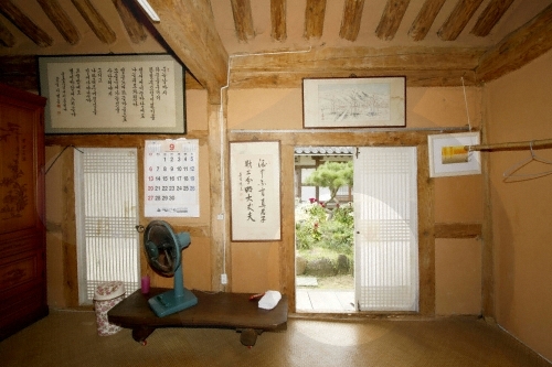 Gokjeongjae House (Geumhwallakji) (곡전재 전통한옥펜션)