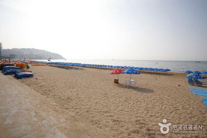 Gwangalli Beach (광안리해수욕장)