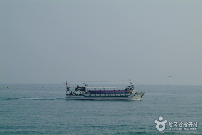 thumbnail-Haeundae Cruise Boat (부산 해운대 관광 유람선(오륙도))-1