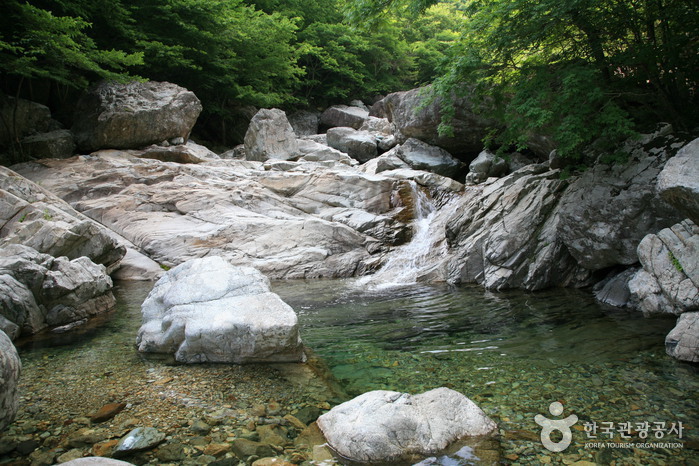 Cascada Paraeso (파래소폭포)