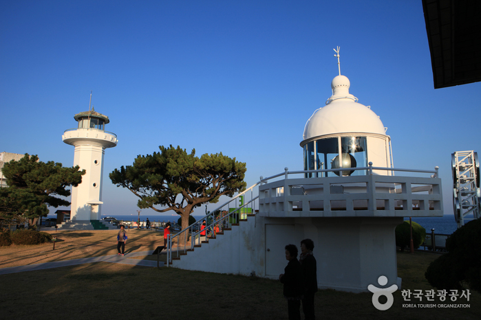 Ganjeolgot Lighthouse (간절곶 등대)
