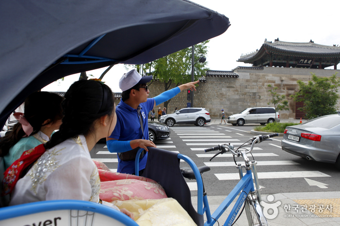 Paseos en Calesa Artee (아띠인력거)