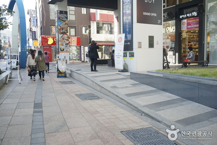 Calle de Comidas del Mercado Gukje (국제시장 먹자골목)9