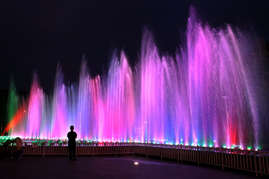 Naejangsan Cultural Tourism Musical Fountain (내장산 문화관광 음악분수)