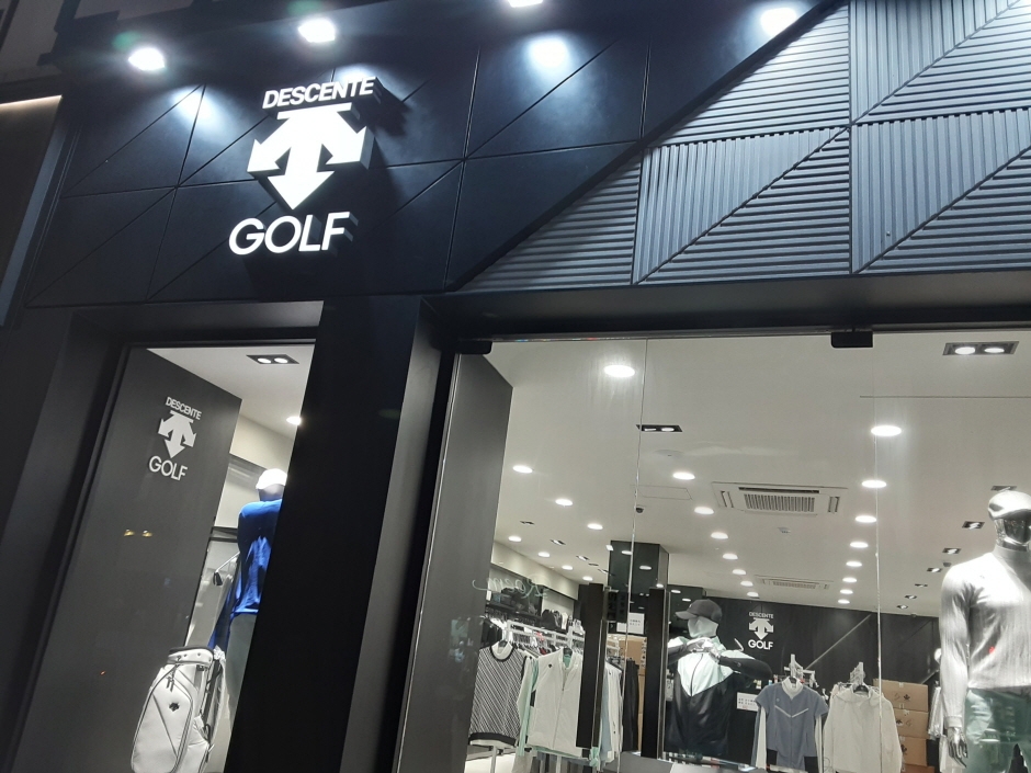 Descente Golf - Jeju Yeon-dong Branch [Tax Refund Shop] (데상트골프 제주연동)