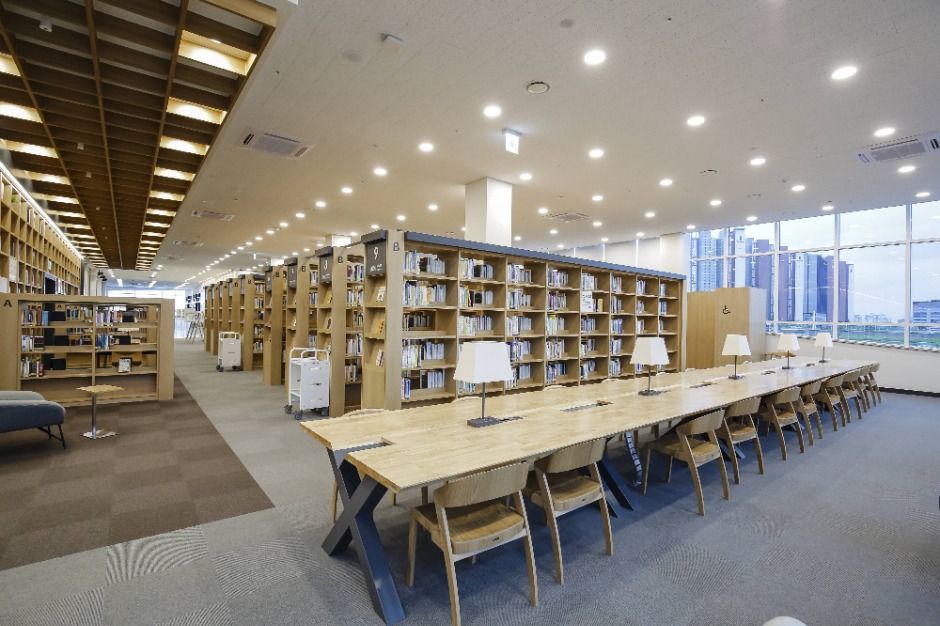 thumbnail-국회부산도서관-12