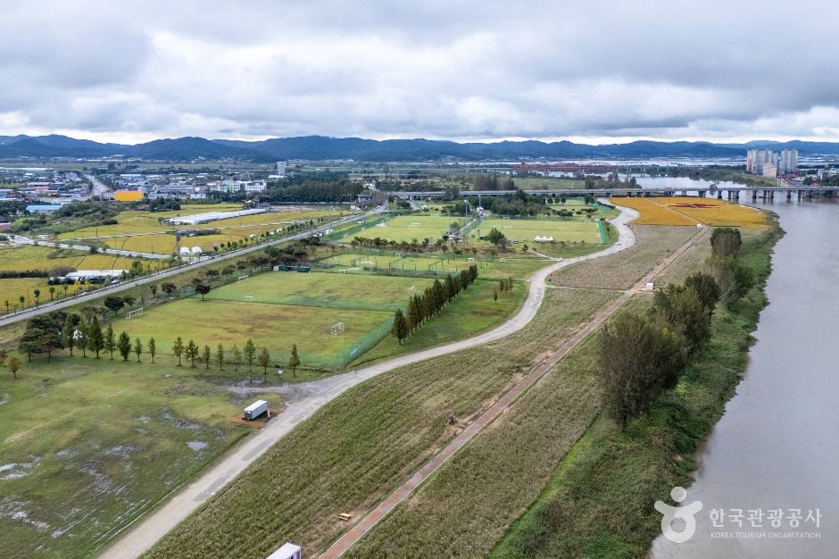 백마강생활체육공원