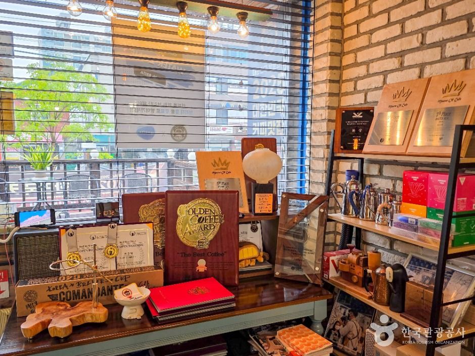 커피내리는 버스정류장