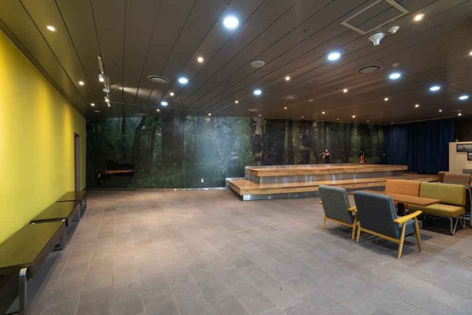 thumbnail-경상남도문화예술회관-11