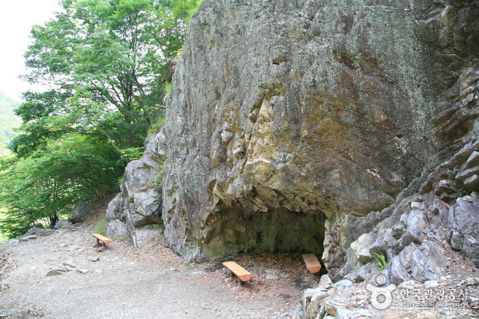 Paraesopokpo Falls (파래소폭포)