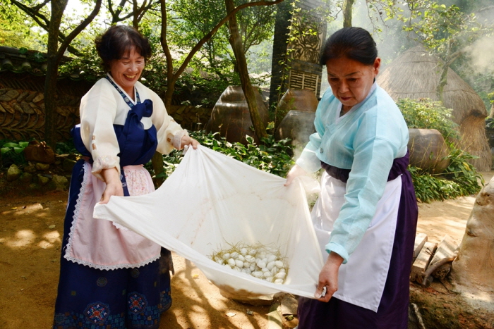 Festival Hangawi Joeulssigo del Pueblo Folclórico Coreano (한국민속촌 한가위 좋을씨고)