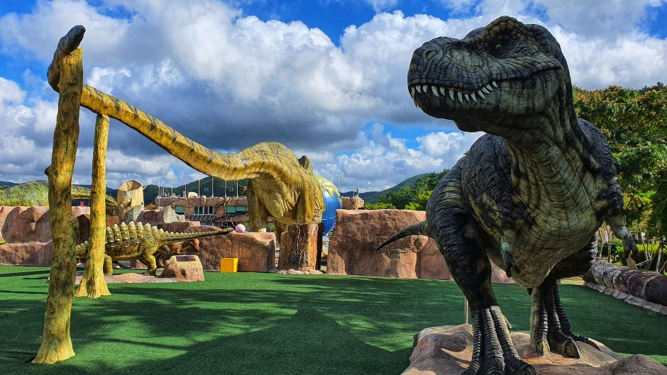 Exposition Mondiale sur les Dinosaures à Gyeongnam Goseong (경남고성 공룡세계엑스포)