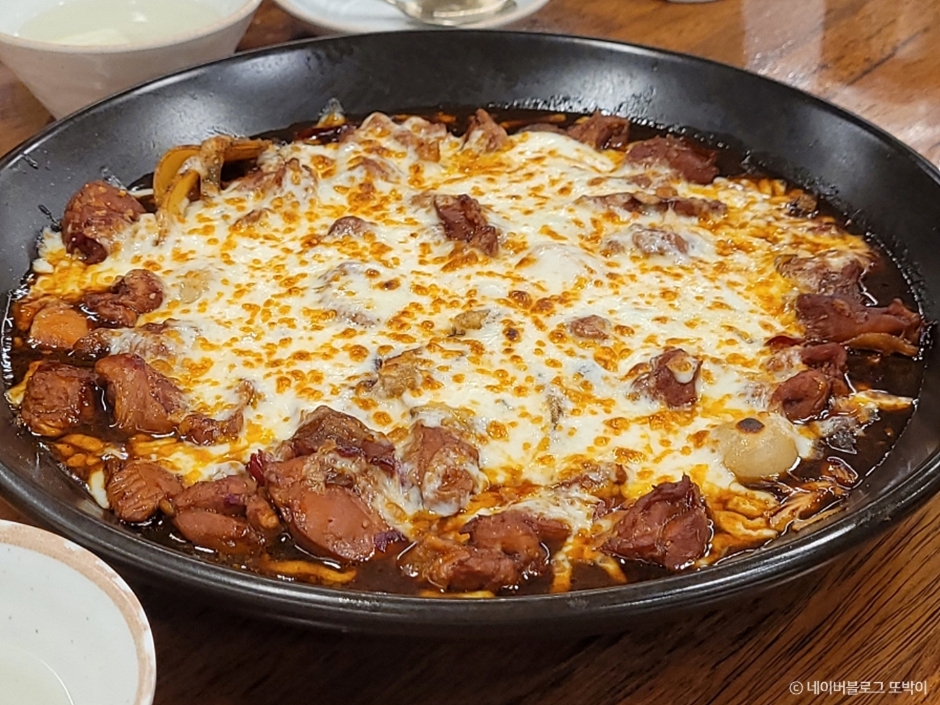 一味里金鸡炖鸡明洞（일미리금계찜닭 명동）