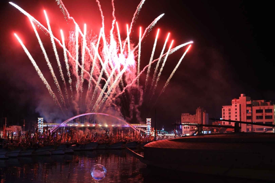 統営閑山大捷祭り（통영한산대첩축제）