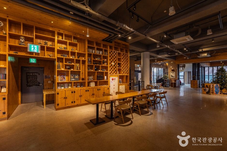 전주영화호텔 영화도서관