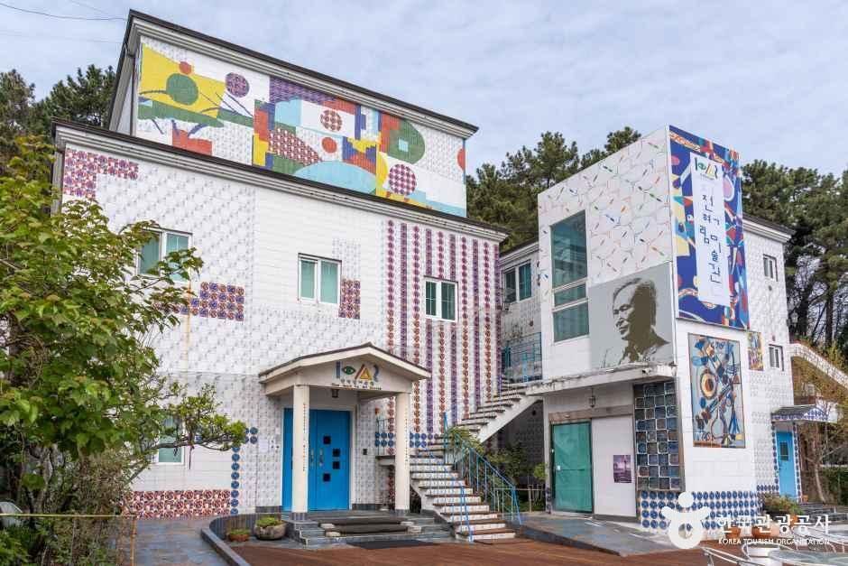 thumbnail-전혁림 미술관-14